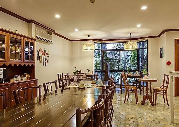 Napa Place Boutique Hotel 3*