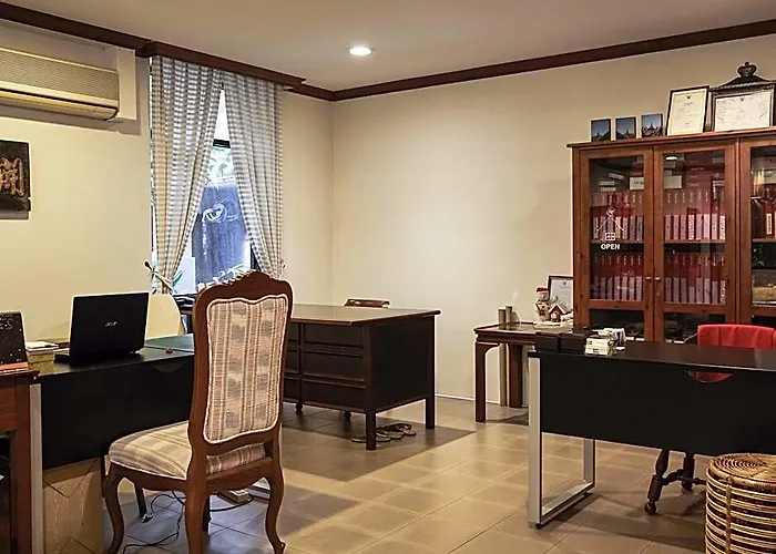 Napa Place Boutique Hotel 3*