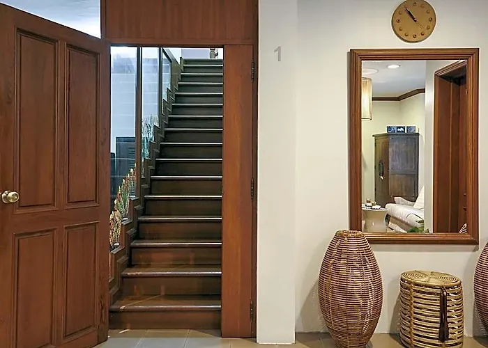 Napa Place Boutique Hotel 3*